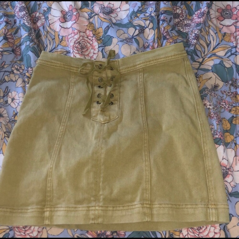 Tillys skirt